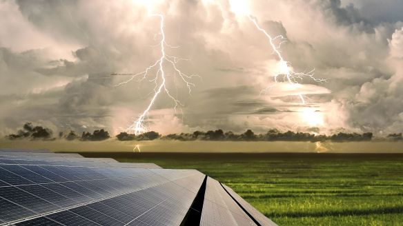 Strelovodna in prenapetostna zaščita sončnih elektrarn