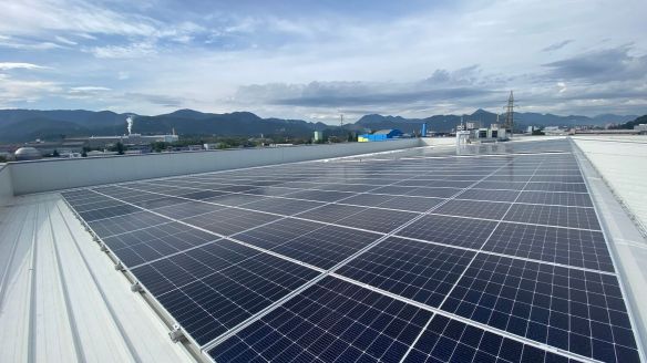 V Hermiju namestili 150 kilovatno sončno elektrarno na streho novega proizvodnega objekta